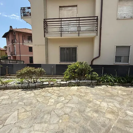 Oneglia House